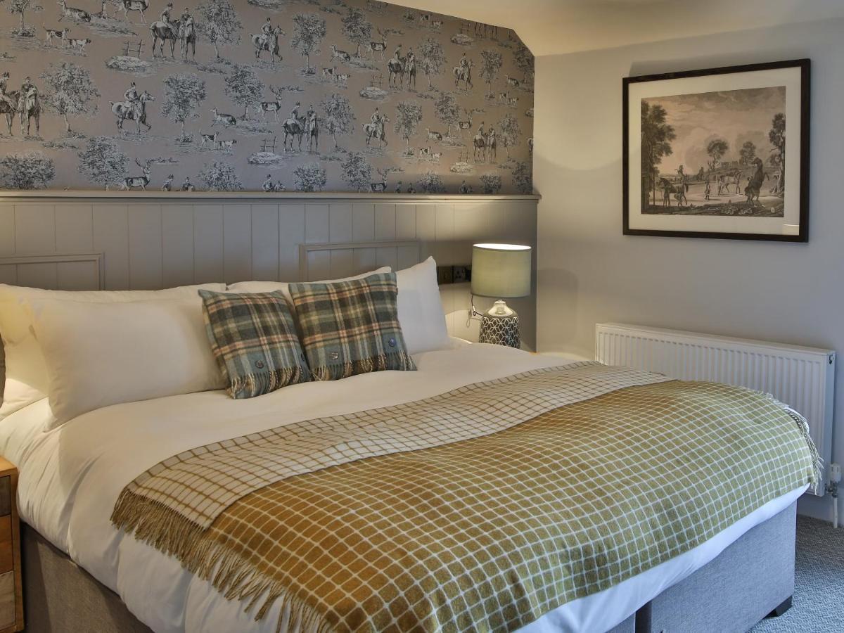 The Exeter Inn Bampton  Room photo