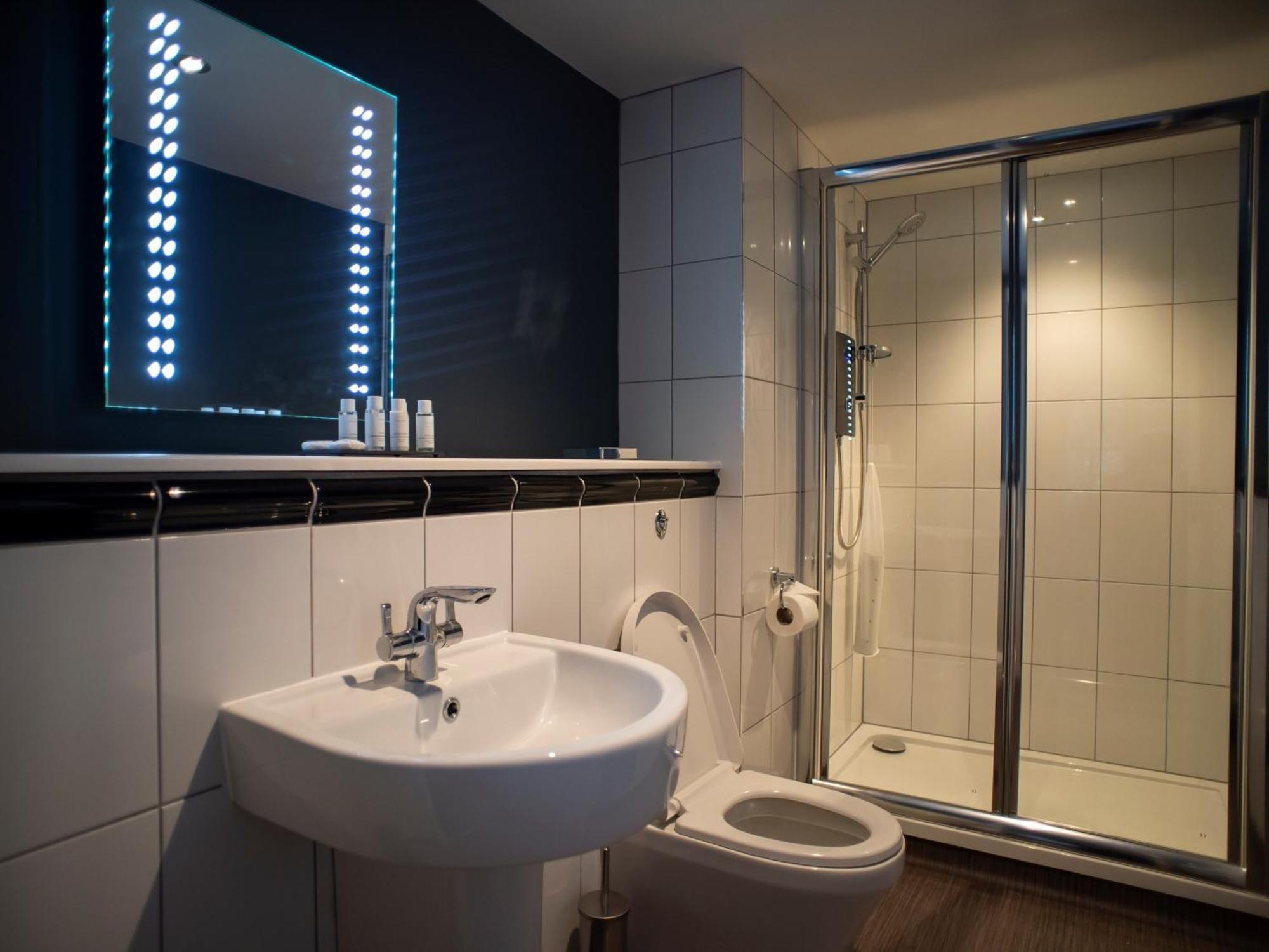 The Exeter Inn Bampton  Room photo
